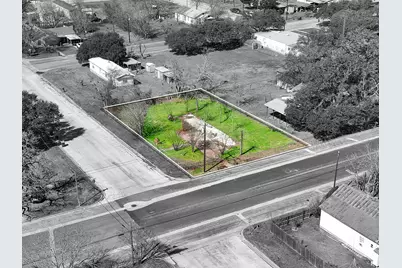 693 S Caldwell Street, Giddings, TX 78942 - Photo 10