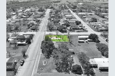 693 S Caldwell Street, Giddings, TX 78942 - Photo 28