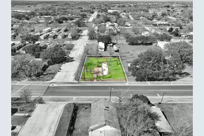 693 S Caldwell Street, Giddings, TX 78942 - Photo 6