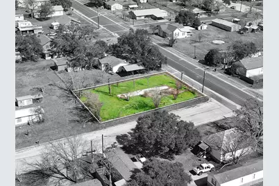 693 S Caldwell Street, Giddings, TX 78942 - Photo 18