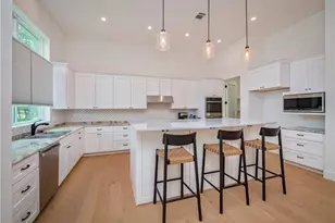 101 Gabriel Woods Dr, Georgetown, TX 78633 - Photo 2