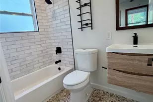 2513 E Cesar Chavez St, Austin, TX 78702 - Photo 8