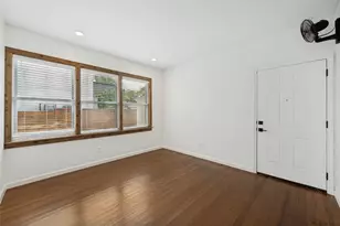 2513 E Cesar Chavez St, Austin, TX 78702 - Photo 8