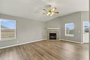 100 Lightfoot Ct, Hutto, TX 78634 - Photo 2