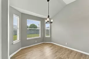 100 Lightfoot Ct, Hutto, TX 78634 - Photo 4