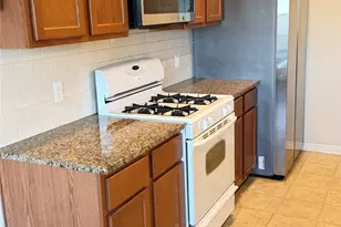 100 Lightfoot Ct, Hutto, TX 78634 - Photo 4