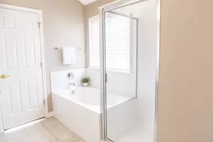 100 Lightfoot Ct, Hutto, TX 78634 - Photo 10