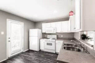 180 Onyx Lake Dr, Kyle, TX 78640 - Photo 10