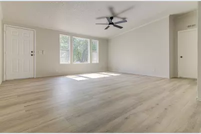 185 Peace Pipe, Smithville, TX 78957 - Photo 4