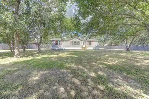 185 Peace Pipe, Smithville, TX 78957 - Photo 2