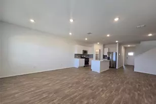 352 San Juan Trl, Bastrop, TX 78602 - Photo 14