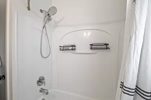 1815 Eckhardt St, Taylor, TX 76574 - Photo 24