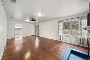 1815 Eckhardt St, Taylor, TX 76574 - Photo 8