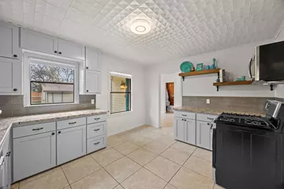 1815 Eckhardt Street, Taylor, TX 76574 - Photo 20