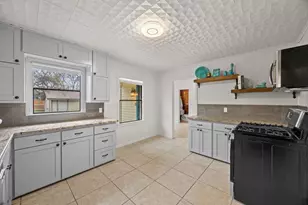 1815 Eckhardt St, Taylor, TX 76574 - Photo 20