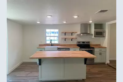 510 Avenue F Avenue, Marble Falls, TX 78654 - Photo 2