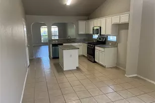 713 Hogan Dr, Kyle, TX 78640 - Photo 4