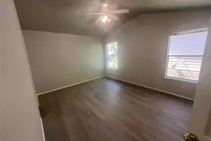 713 Hogan Dr, Kyle, TX 78640 - Photo 8