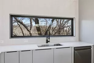 5013 Rob-Scott St, Austin, TX 78721 - Photo 12