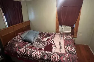 109 W Crockett St, Giddings, TX 78942 - Photo 8