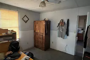 109 W Crockett St, Giddings, TX 78942 - Photo 12