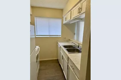 3001-B Parker Lane, Austin, TX 78741 - Photo 4