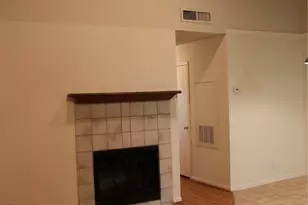 203 E 31st St, Austin, TX 78705 - Photo 18