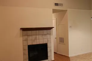 203 E 31st St, Austin, TX 78705 - Photo 18