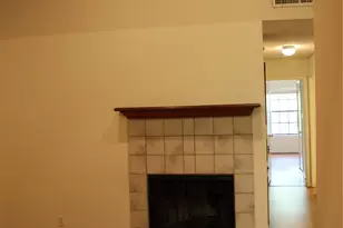 203 E 31st St, Austin, TX 78705 - Photo 16