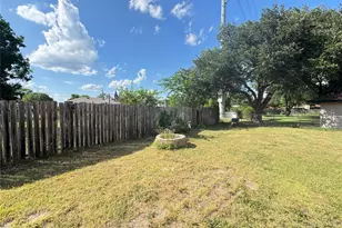 705 Garden Villa Cir, Georgetown, TX 78628 - Photo 8