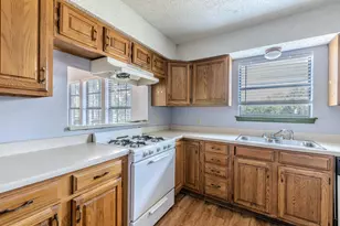 2000 Kenneth Ave, Austin, TX 78741 - Photo 6