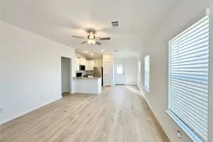108 Captain Dooley Ln, Jarrell, TX 76537 - Photo 2