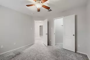 18717 Royal Pointe Dr, Pflugerville, TX 78660 - Photo 16