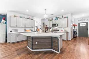 204 Florenz Ln, Georgetown, TX 78628 - Photo 2