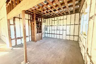 1102 Beech St, Taylor, TX 76574 - Photo 34