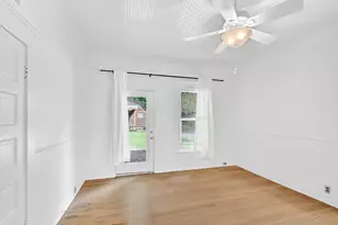 608 W Hopkins St, San Marcos, TX 78666 - Photo 16