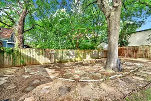 608 W Hopkins St, San Marcos, TX 78666 - Photo 36