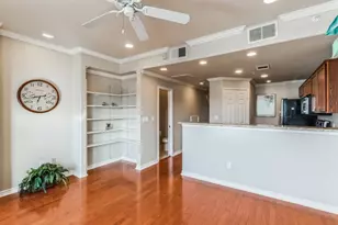 305 E 31st St, Austin, TX 78705 - Photo 8