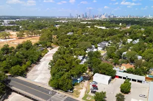 920 Shady Ln, Austin, TX 78702 - Photo 1