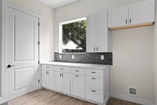 3613 Munson St, Austin, TX 78721 - Photo 14