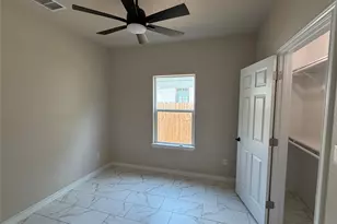 811 5th St, Lockhart, TX 78644 - Photo 14