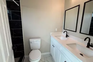 811 5th St, Lockhart, TX 78644 - Photo 12