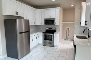 811 5th St, Lockhart, TX 78644 - Photo 6