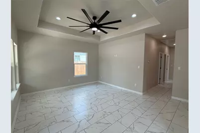 811 5th Street, Lockhart, TX 78644 - Photo 2