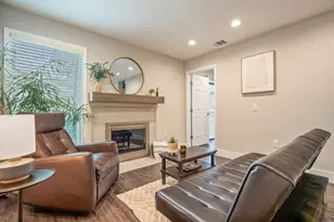 935 La Posada Dr, Austin, TX 78752 - Photo 6