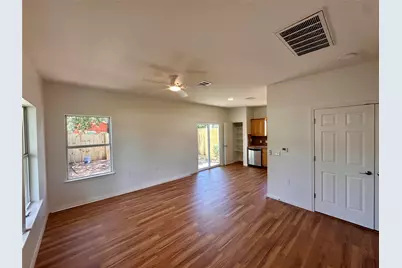 1122 Mansell Avenue, Austin, TX 78721 - Photo 2