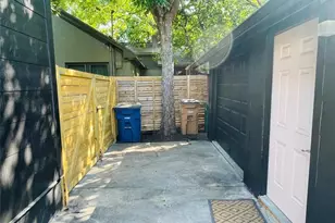 1403 Newfield Ln, Austin, TX 78703 - Photo 34