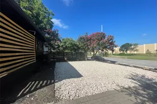 1403 Newfield Ln, Austin, TX 78703 - Photo 4