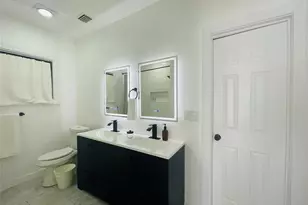 1403 Newfield Ln, Austin, TX 78703 - Photo 12