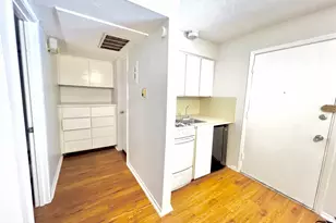 924 E Dean Keeton St, Austin, TX 78705 - Photo 4